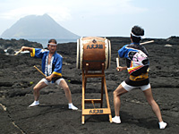 䑾