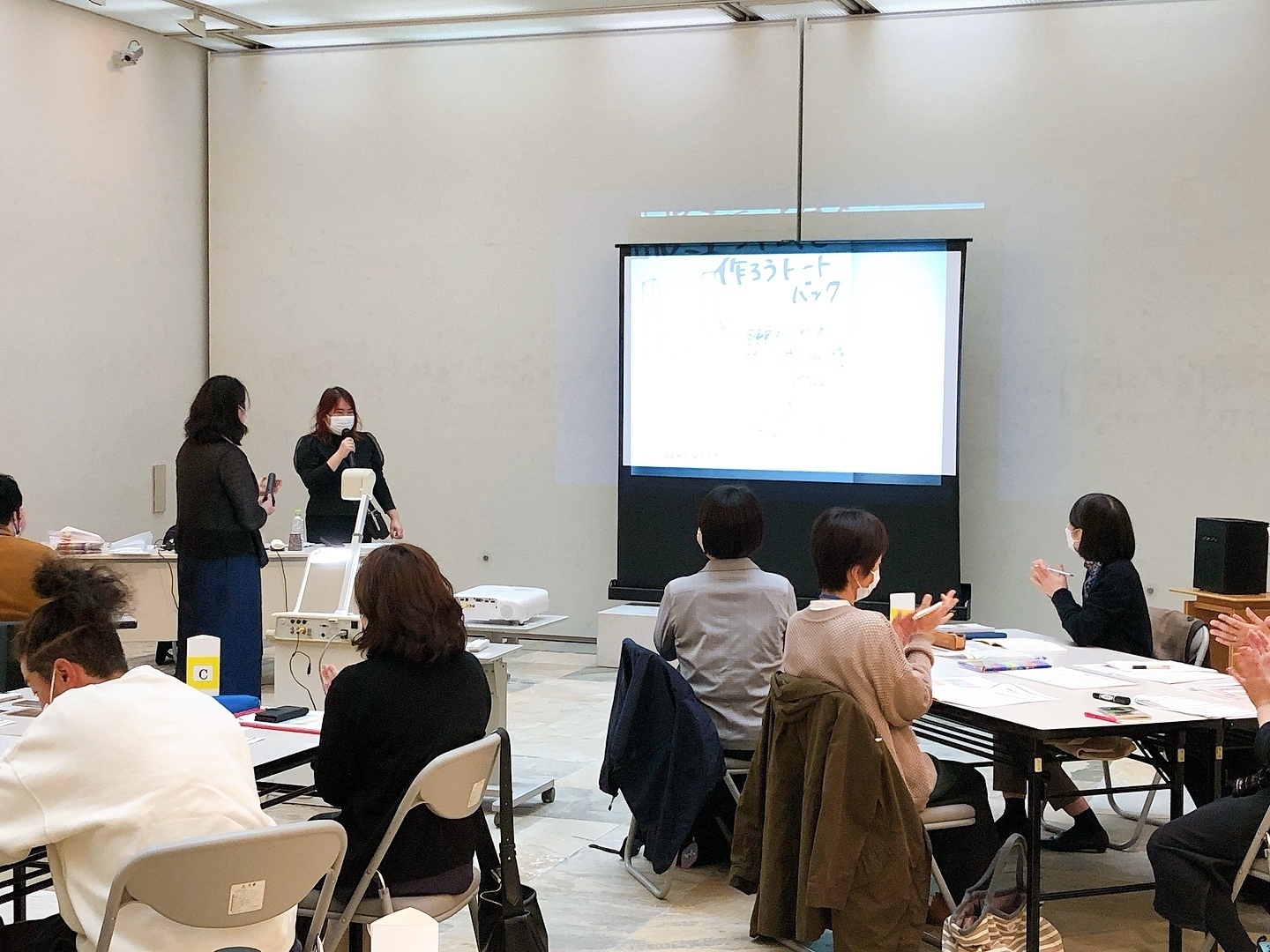 公立美術館地域展開型研修事業（美術館出前（オーダーメイド）型ゼミ）（通称名：出前型）