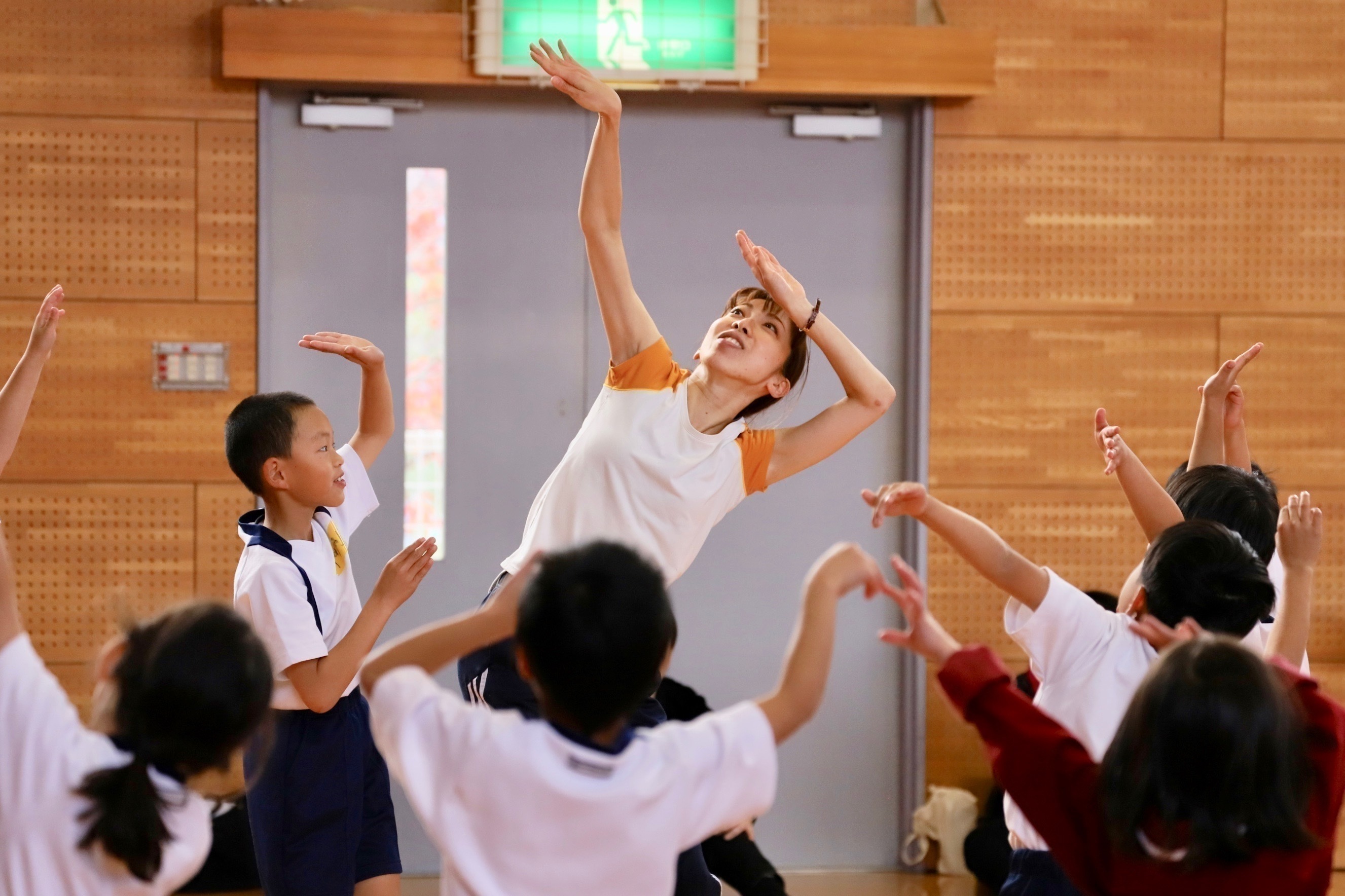 ダンス_[追加]2019Aプロ(中村蓉) 三次市川地小学校アウトリーチ/撮影:宮野さほり.jpg